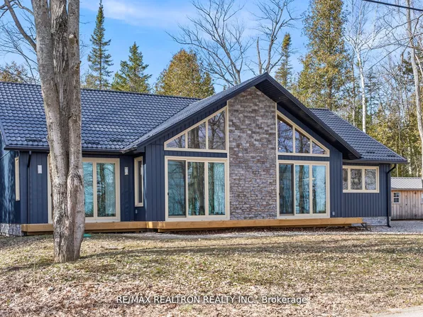 27 Whippoorwill Rd, Lions Head, ON N0H 1W0