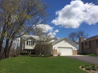 6710 Kingsview Ln N, Maple Grove, MN 55311