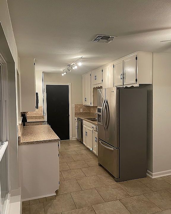 1st image of 417 Linda St