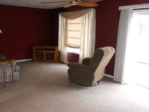 3rd image of 120 Marina St