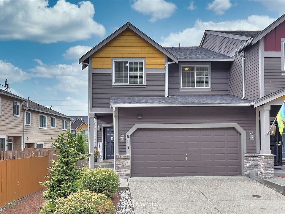 Welcome home to this beautiful end-unit townhome in the Terrace View community near Lakeland Hills.  This incredible 3 bedroom, 2.5 bathroom home features the sought after kitchen, dining, living room open floor plan on the main level. Absolute MUST SEE!