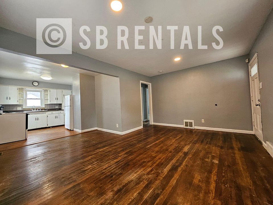 1st image of 1422 College St