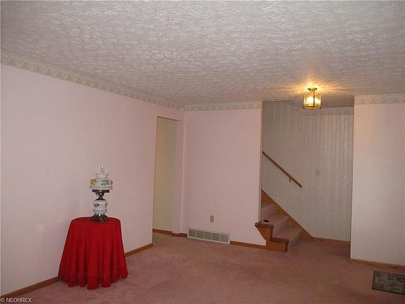 3rd image of 1224 N Wooster Ave