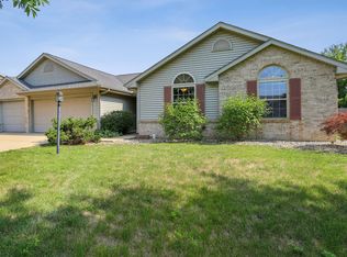 3805 Glenn Brooke Rd, Champaign, IL 61822