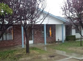 21100 Hillcrest Ct, Tehachapi, CA 93561