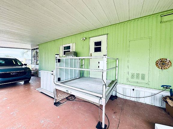 3rd image of 94 Sargasso Ln
