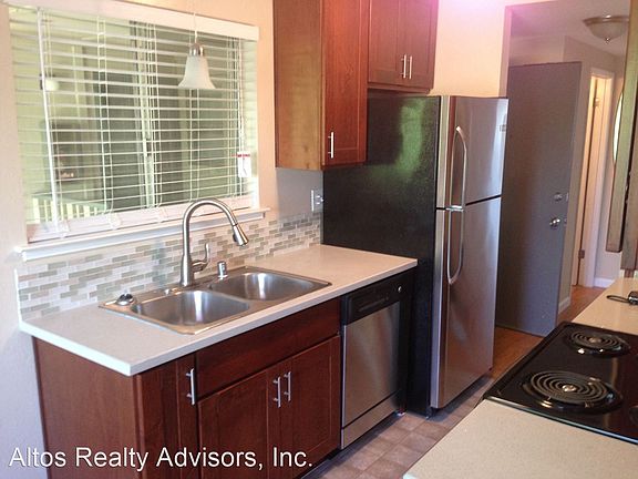 2nd image of 565 Saratoga Ave APT 15