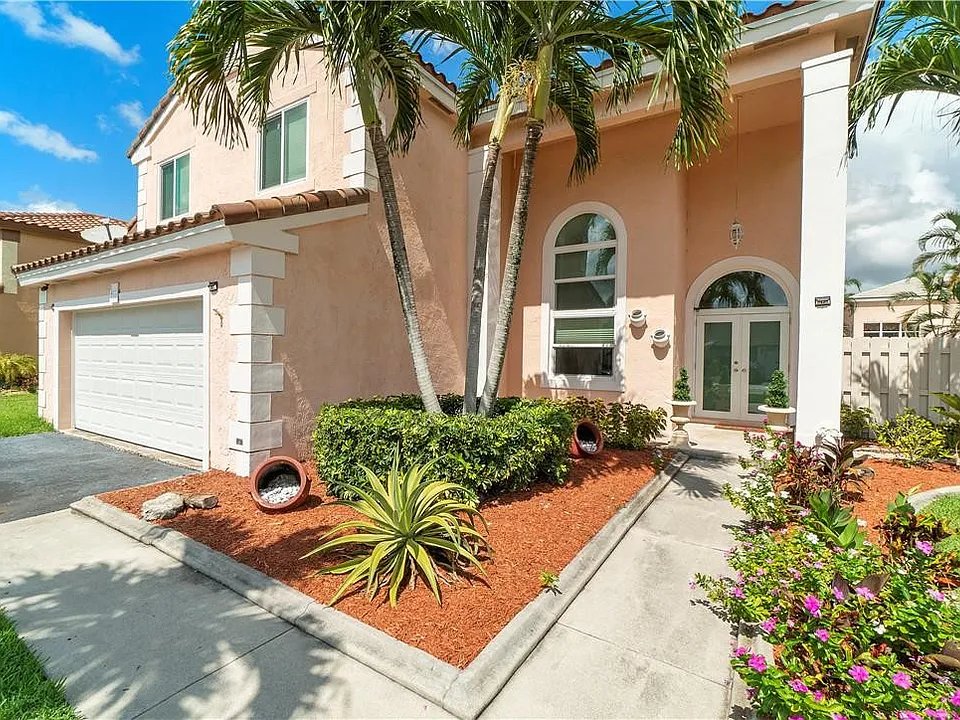 710 Briarwood Ter