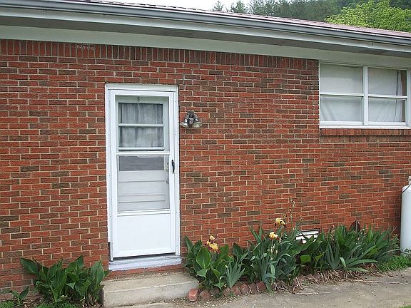 5th image of 55 Rosiland St