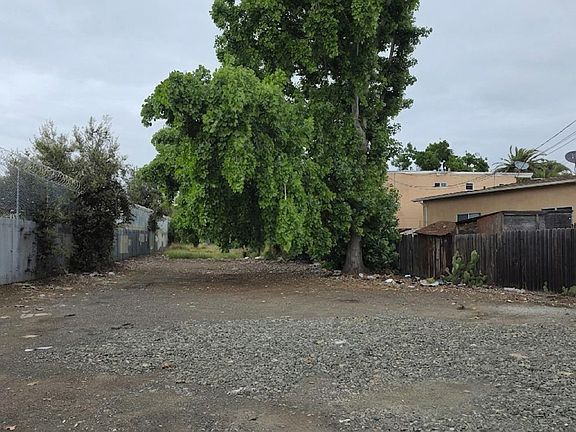 2nd image of 218 Valle Vista Ave