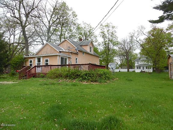 5th image of 202 Bradley St