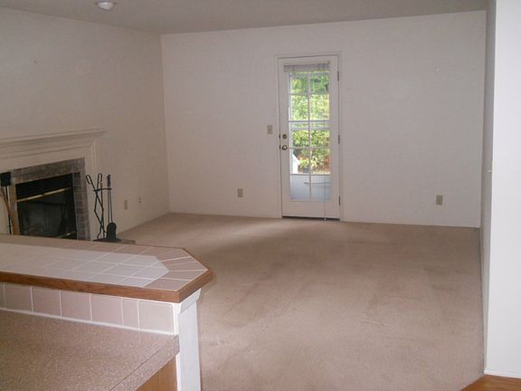 5th image of 1762 Susan Pl NW
