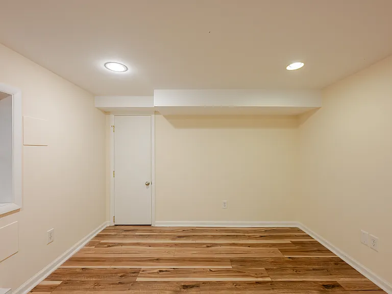 1234 E St NE — Photo 14