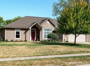 425 Maple Springs Dr, Dayton, OH 45458