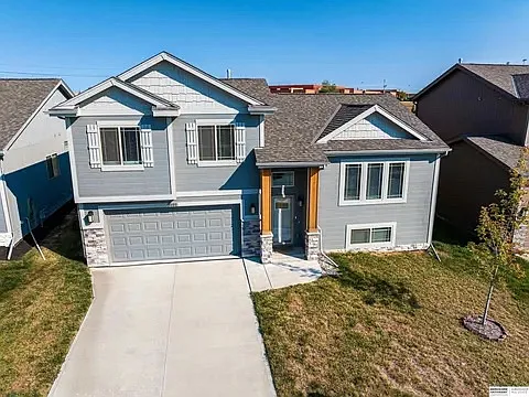 4801 N 180th Ave — Photo 1