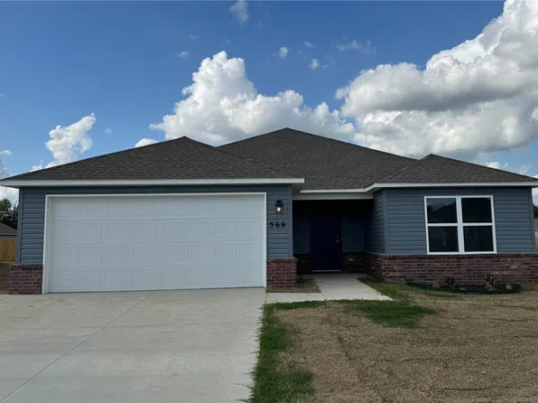566 Kenneth St, Elkins, AR 72727