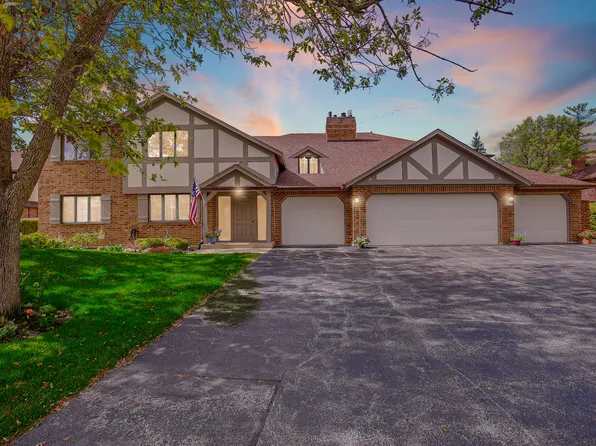 13158 S Oak Hills Pkwy APT 2A, Palos Heights, IL 60463