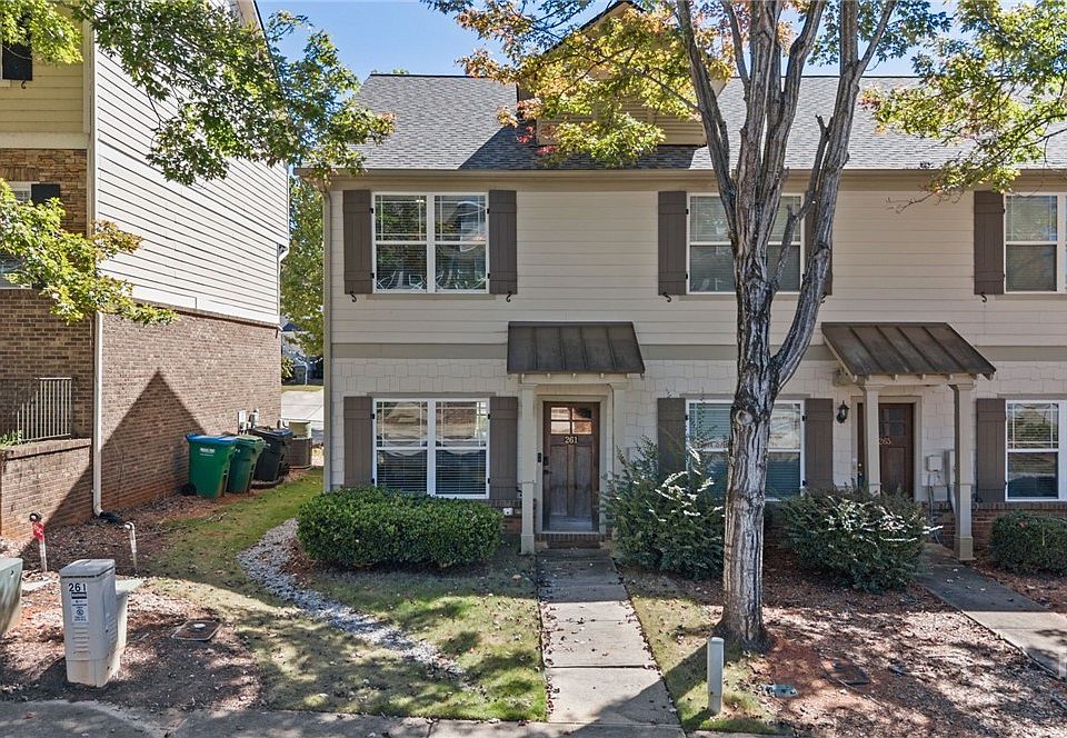 1st image of 261 Center Park Lane