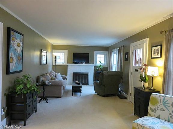 3rd image of 3488 Edgewood Dr