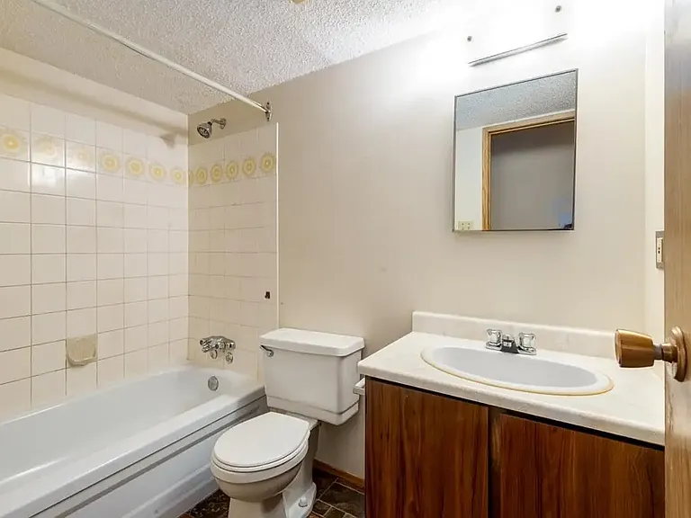3102 Edinburgh Dr — Photo 8