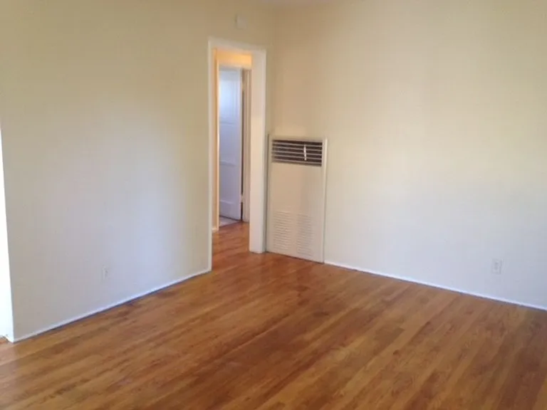 2212 — Photo 3