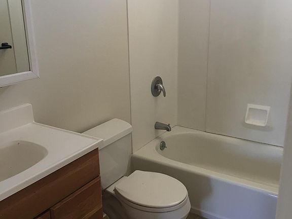 3rd image of 60 Waterman Ave APT 4