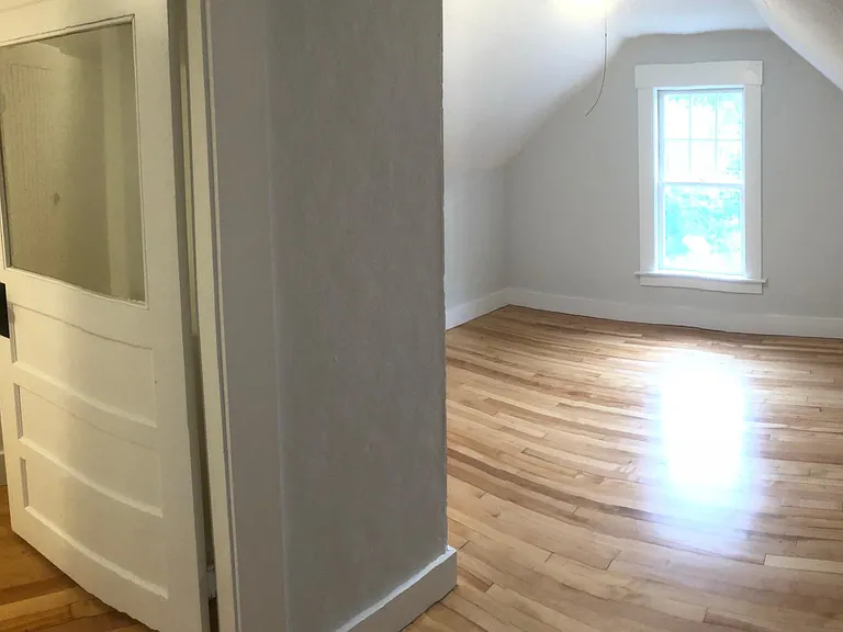 137 Baldwin St #A — Photo 6