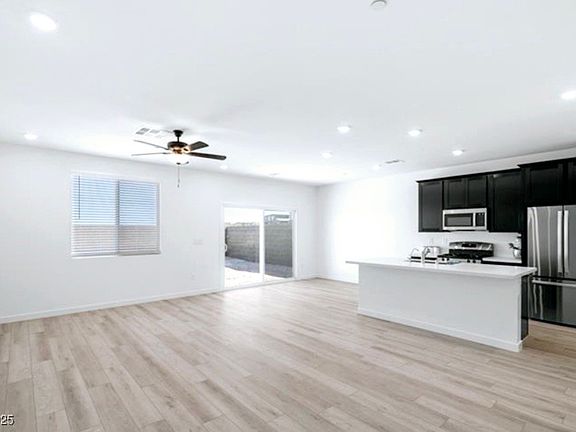 3rd image of 9571 Elijah Pointe Ave
