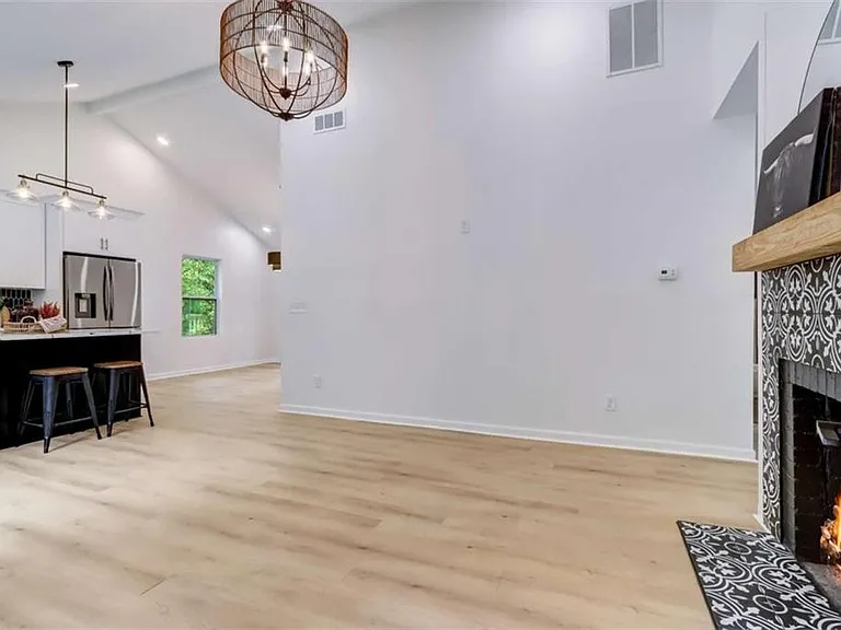 1200 Byewood Ln SW — Photo 11
