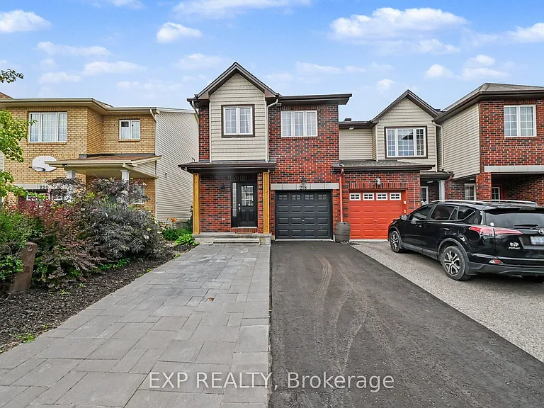 218 Rolling Meadow Cres — Photo 1