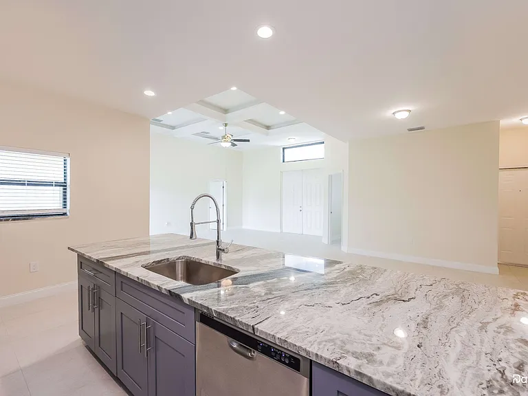 1125 Capp Ave — Photo 2