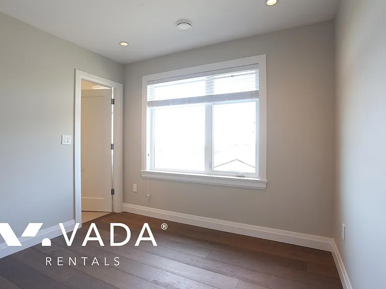 1686 E 56th Ave — Photo 10