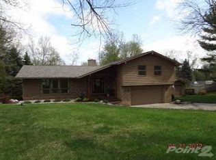 12305 White Lake Rd, Fenton, MI 48430