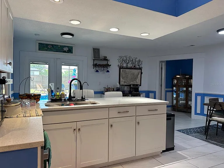 818 Mendoza Dr — Photo 19