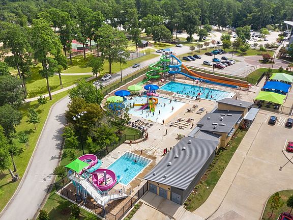 Just minutes to Candy Cane Park