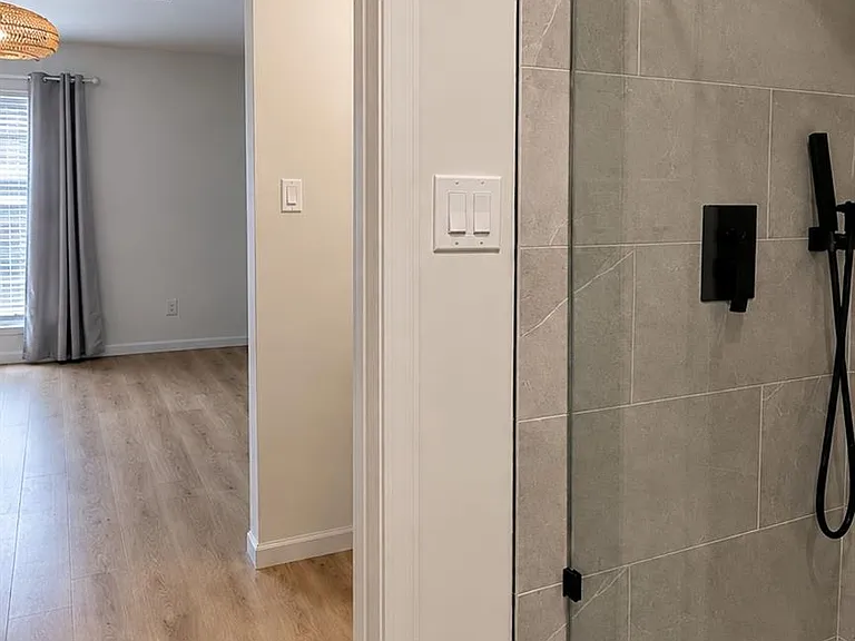 9511 Bollingbrook Dr — Photo 18