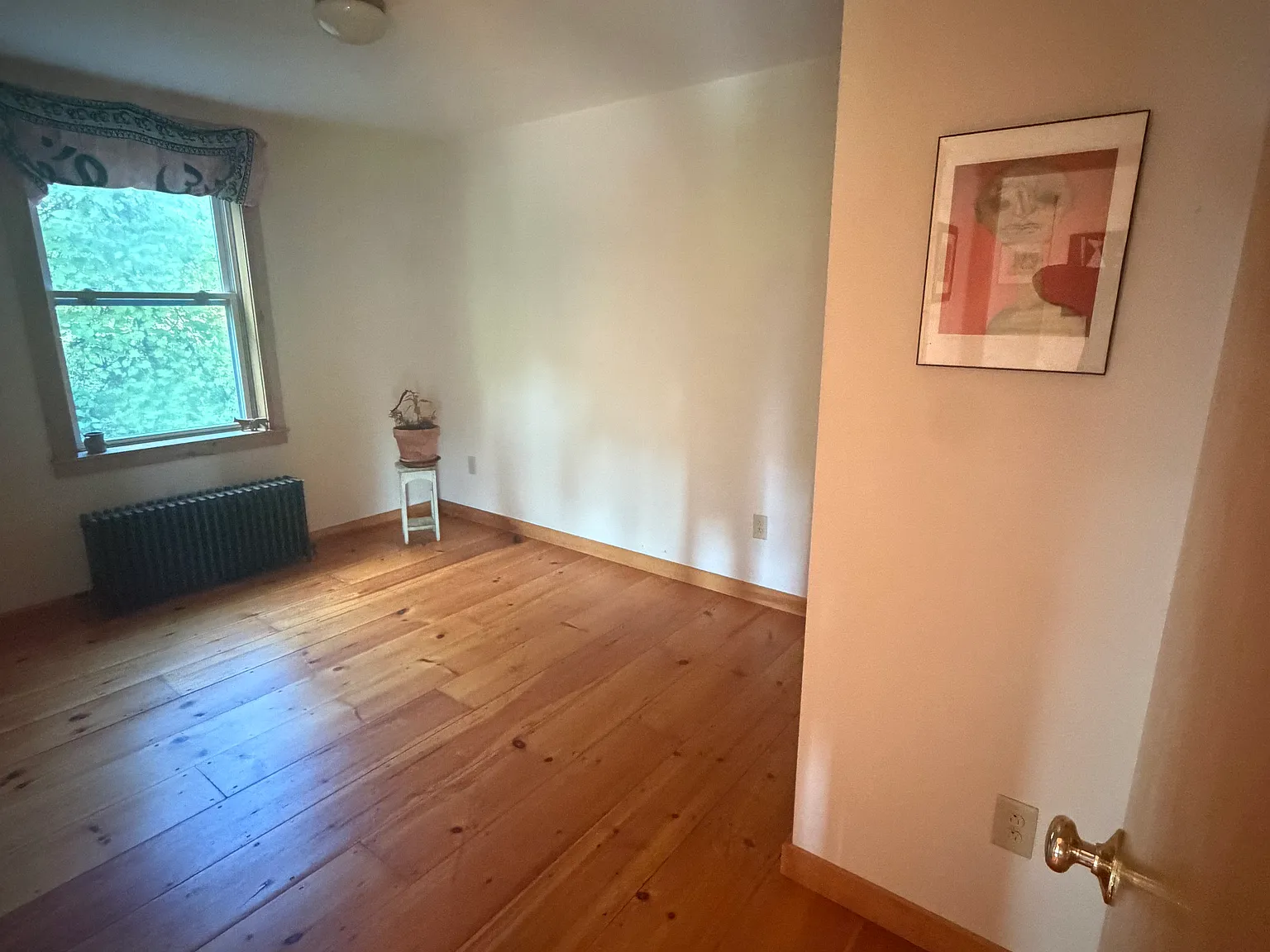3 bed, 1200 sqft, $2,500 — Photo 2