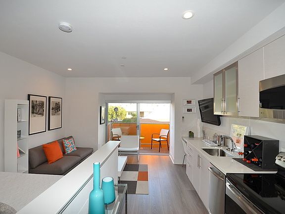 4th image of 1511 15th St Unit 307