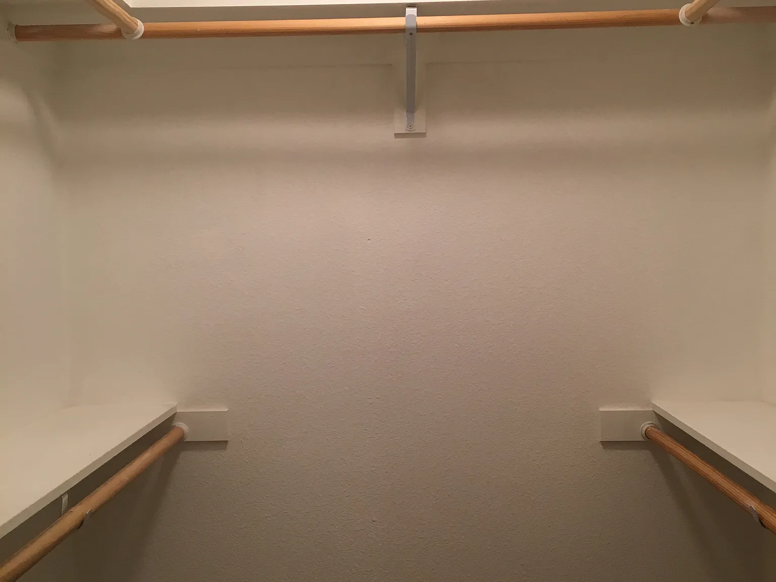 2 bed, 1050 sqft, $1,700 — Photo 2