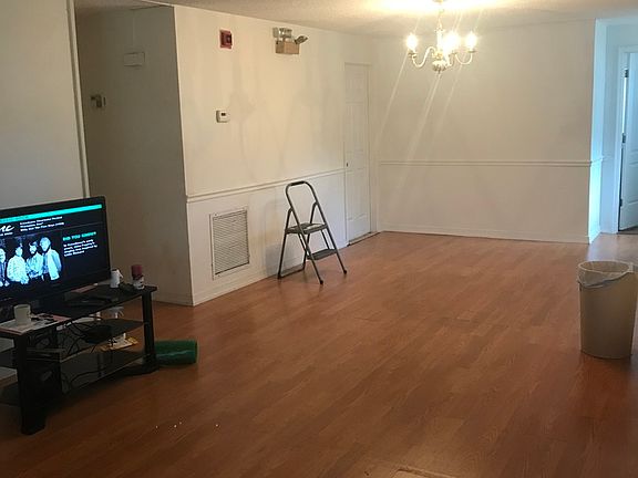 5th image of 1427 NE Cedar St