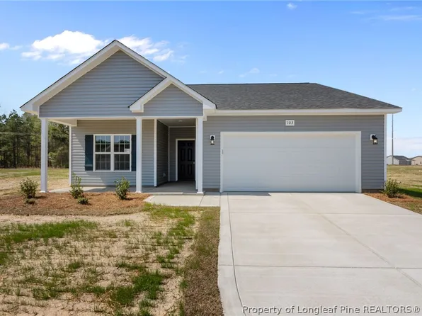 103 Orchard Ln, Parkton, NC 28371