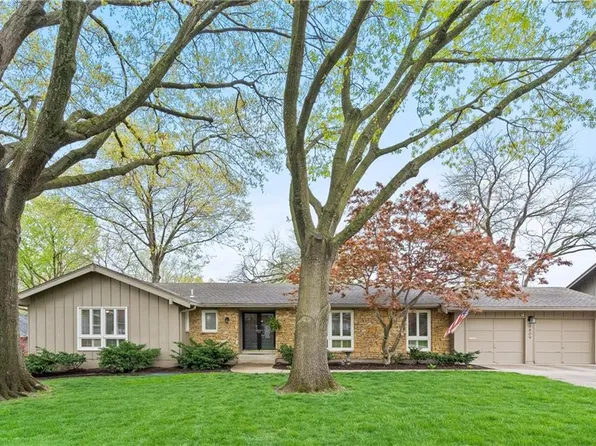6809 W 101st St, Overland Park, KS 66212