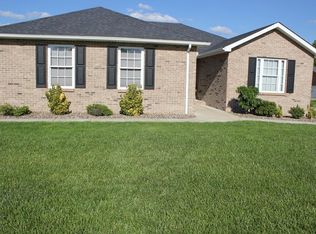 75 Mayfair Dr, Hurricane, WV 25526