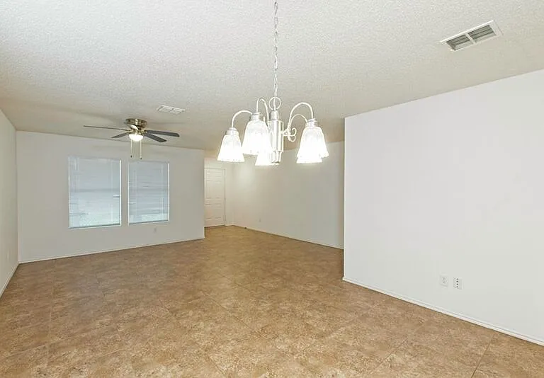 2508 Clear Brook Dr — Photo 8
