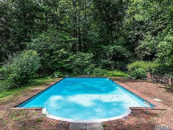 3rd image of 18 Glenby Ln