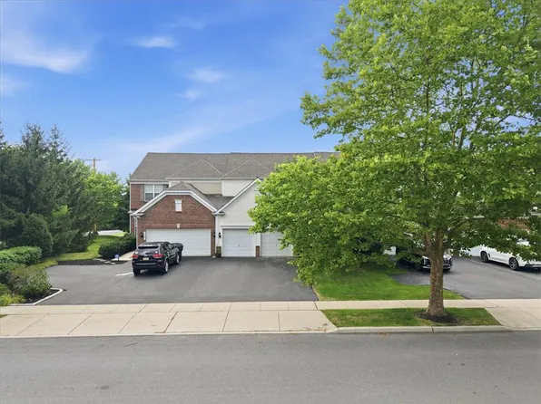 8761 Cascade Rd, Breinigsville, PA 18031