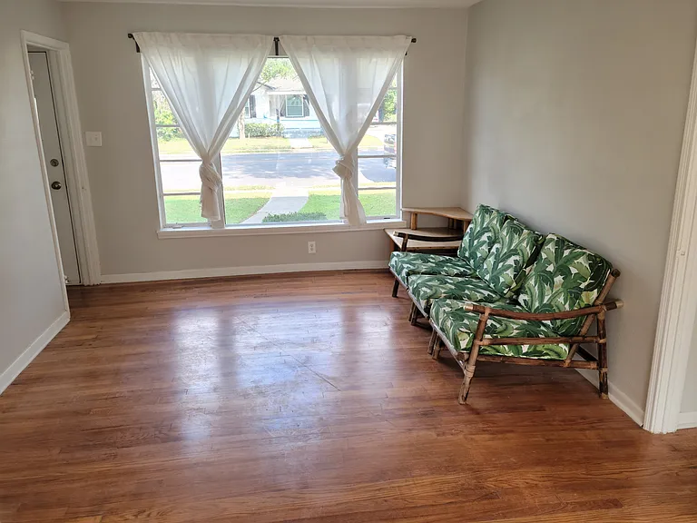 1528 Steves Ave #1 — Photo 10