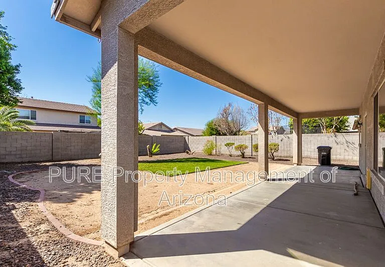 322 S 116th Ave — Photo 3