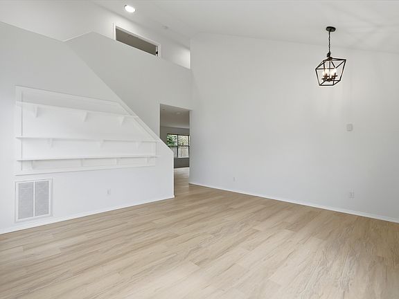 3rd image of 6959 NE Willowgrove St