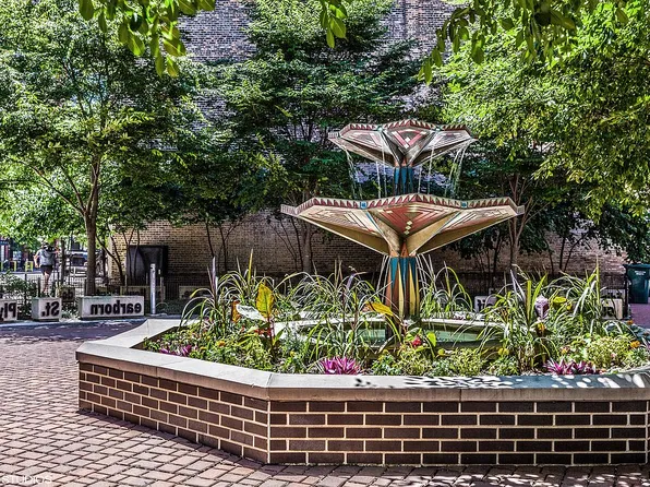 680 S Federal St APT 802, Chicago, IL 60605